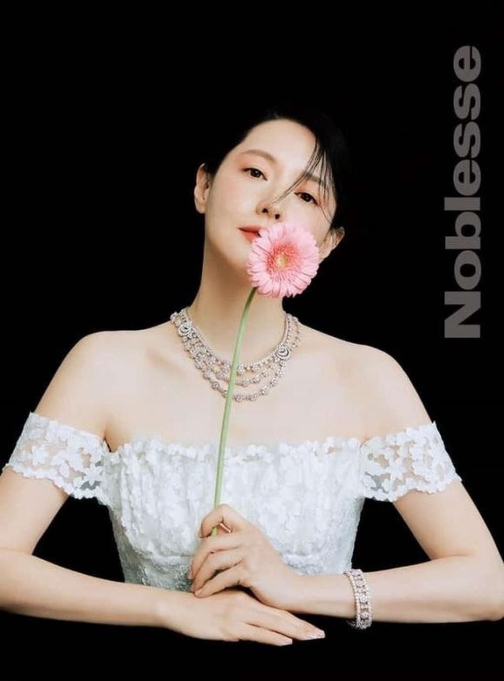Sắc vóc vạn người mê của nàng Dae Jang Geum Lee Young Ae ở tuổi U60 - 8 Sắc vóc vạn người mê của nàng Dae Jang Geum Lee Young Ae ở tuổi U60 - 8