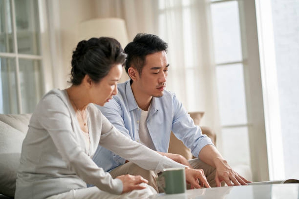Con trai tiết lộ danh tính người yêu, tôi nghe xong bàng hoàng suýt ngất - 1 Con trai tiết lộ danh tính người yêu, tôi nghe xong bàng hoàng suýt ngất - 1
