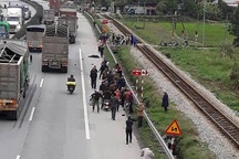 Xe tải tông đoàn người đi viếng liệt sĩ, 8 người tử vong