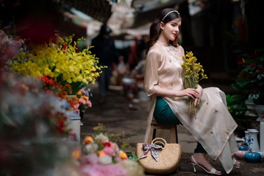 "Bông hồng lai" Việt - Nga dịu dàng ngóng Xuân sang