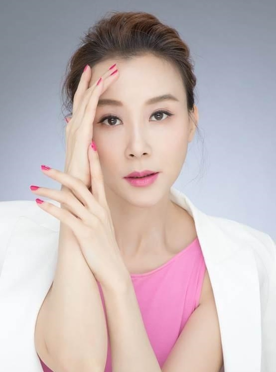 Nhan sắc rực rỡ của mỹ nhân xứ Đài ở tuổi 52 - 9 Nhan sắc rực rỡ của mỹ nhân xứ Đài ở tuổi 52 - 9