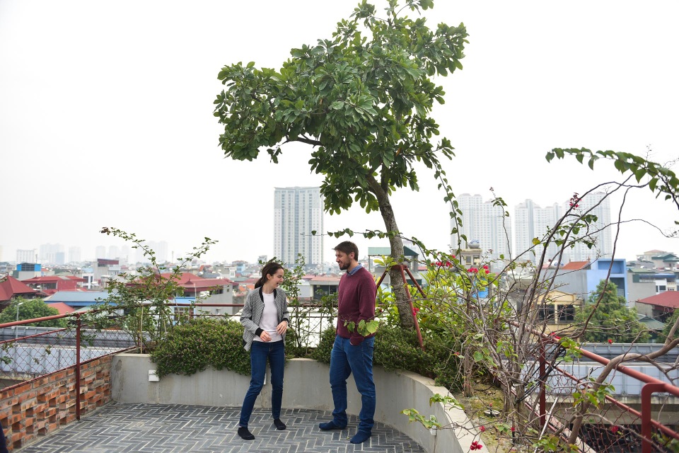 Nhà ống chật hẹp ở Hà Nội đẹp ấn tượng nhờ các khu vườn treo xanh mát - 15