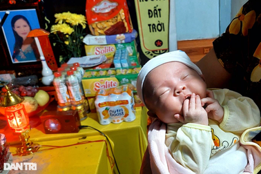 "Vợ ơi, con khát sữa lắm rồi…"