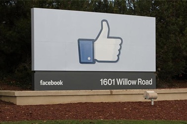 Facebook đang xây dựng ứng dụng đối đầu với Snapchat