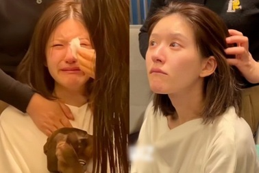 Triệu Lộ Tư bật khóc vì bất lực, run rẩy tập đi sau đột quỵ