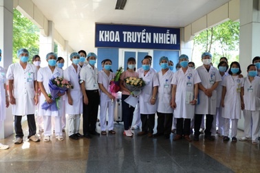 Bệnh nhân Covid–19 cuối cùng tại Bệnh viện đa khoa Ninh Bình xuất viện