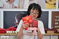 Bộ sưu tập cờ đỏ sao vàng tạo nên từ nghị lực của những người khuyết tật