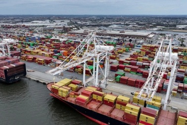 Mỹ hoãn đàm phán thương mại với Ấn Độ