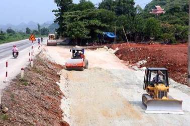 Doanh nghiệp giao thông như đi trên dây vì "đói" vốn