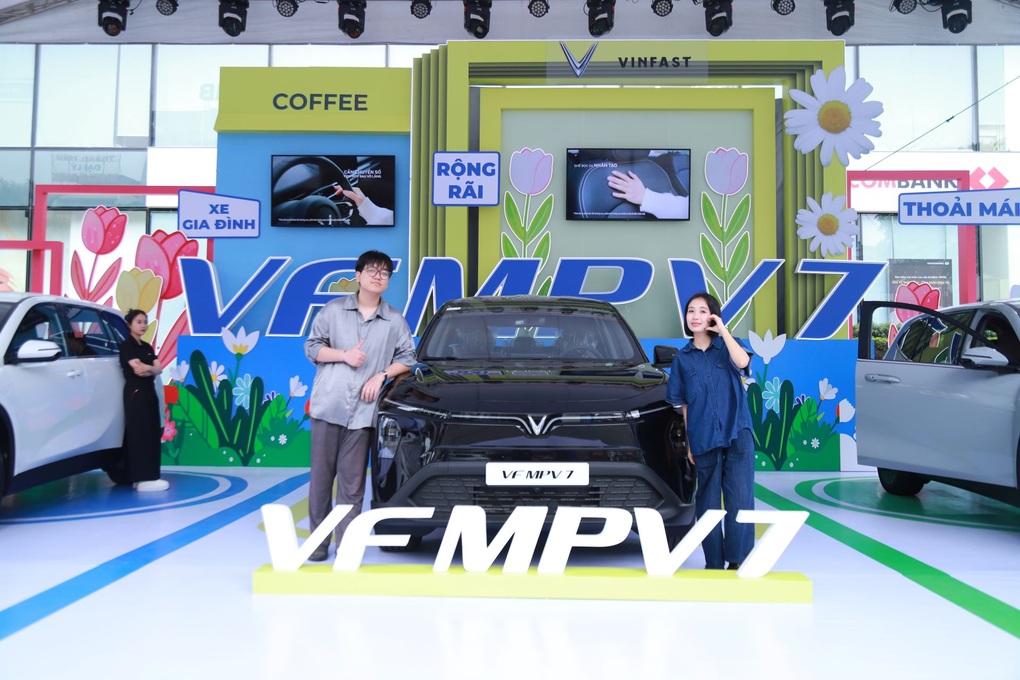 VinFast VF MPV 7 hút khách tại sự kiện lái thử ở Thanh Hóa - 4 VinFast VF MPV 7 hút khách tại sự kiện lái thử ở Thanh Hóa - 4