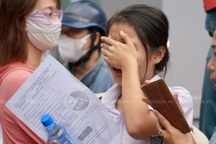 Đứa trẻ giam mình và lời thầy giáo dặn: “Thi rớt, đừng xin lỗi cha mẹ!”