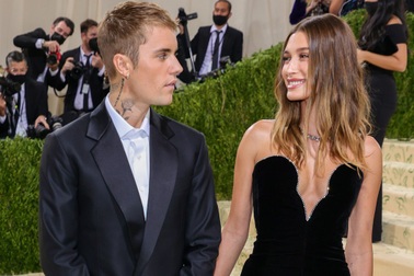 Vợ Justin Bieber khẳng định sẽ không buông tay dù nhiều lần muốn từ bỏ