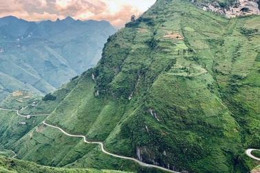 Chuyện chưa kể về Mã Pí Lèng - cung đèo huyền thoại, nổi tiếng bậc nhất Việt Nam