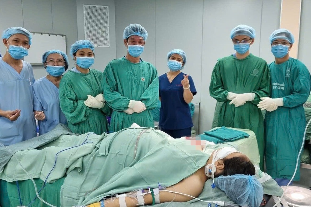 65 ngày làm nên phép màu cho thai phụ phải ghép tạm tay đứt lìa vào chân - 2 65 ngày làm nên phép màu cho thai phụ phải ghép tạm tay đứt lìa vào chân - 2