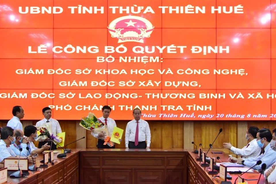 Lãnh đạo chủ chốt của 4 sở, ngành Thừa Thiên Huế được bổ nhiệm - 1 Lãnh đạo chủ chốt của 4 sở, ngành Thừa Thiên Huế được bổ nhiệm - 1