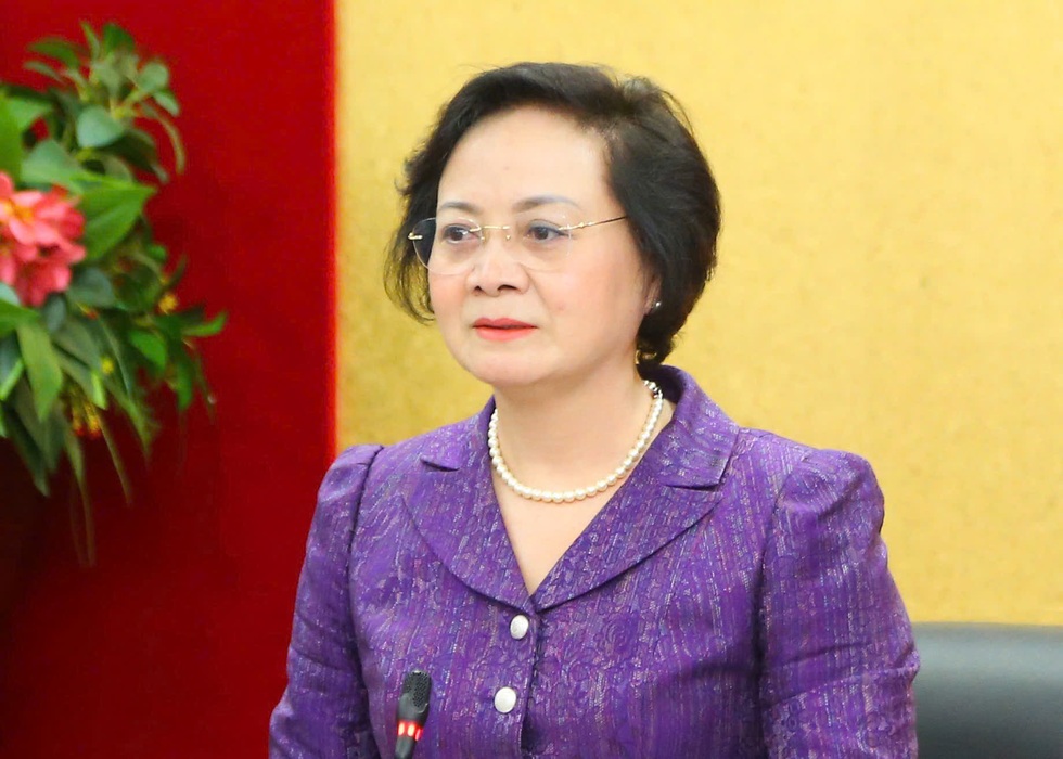 Cuộc cách mạng diễn tiến thần tốc, Bộ trưởng thấm giá trị của cống hiến - 4 Cuộc cách mạng diễn tiến thần tốc, Bộ trưởng thấm giá trị của cống hiến - 4