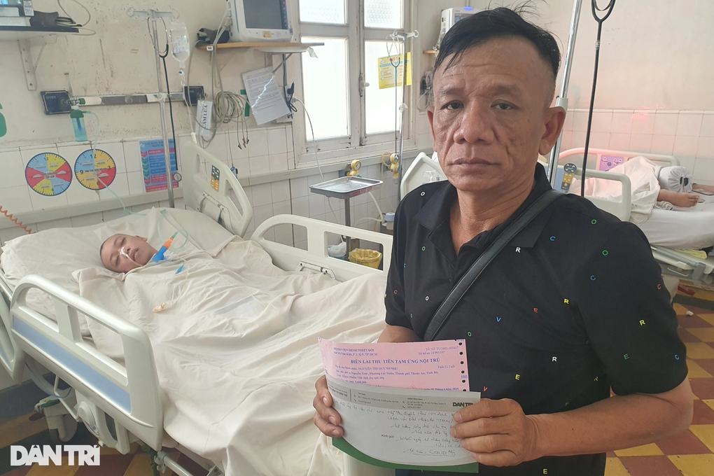 Cha khóc nghẹn, bế tắc nhìn con gái liệt giường: Đến cái tivi cũng bán… - 4 Cha khóc nghẹn, bế tắc nhìn con gái liệt giường: Đến cái tivi cũng bán… - 4