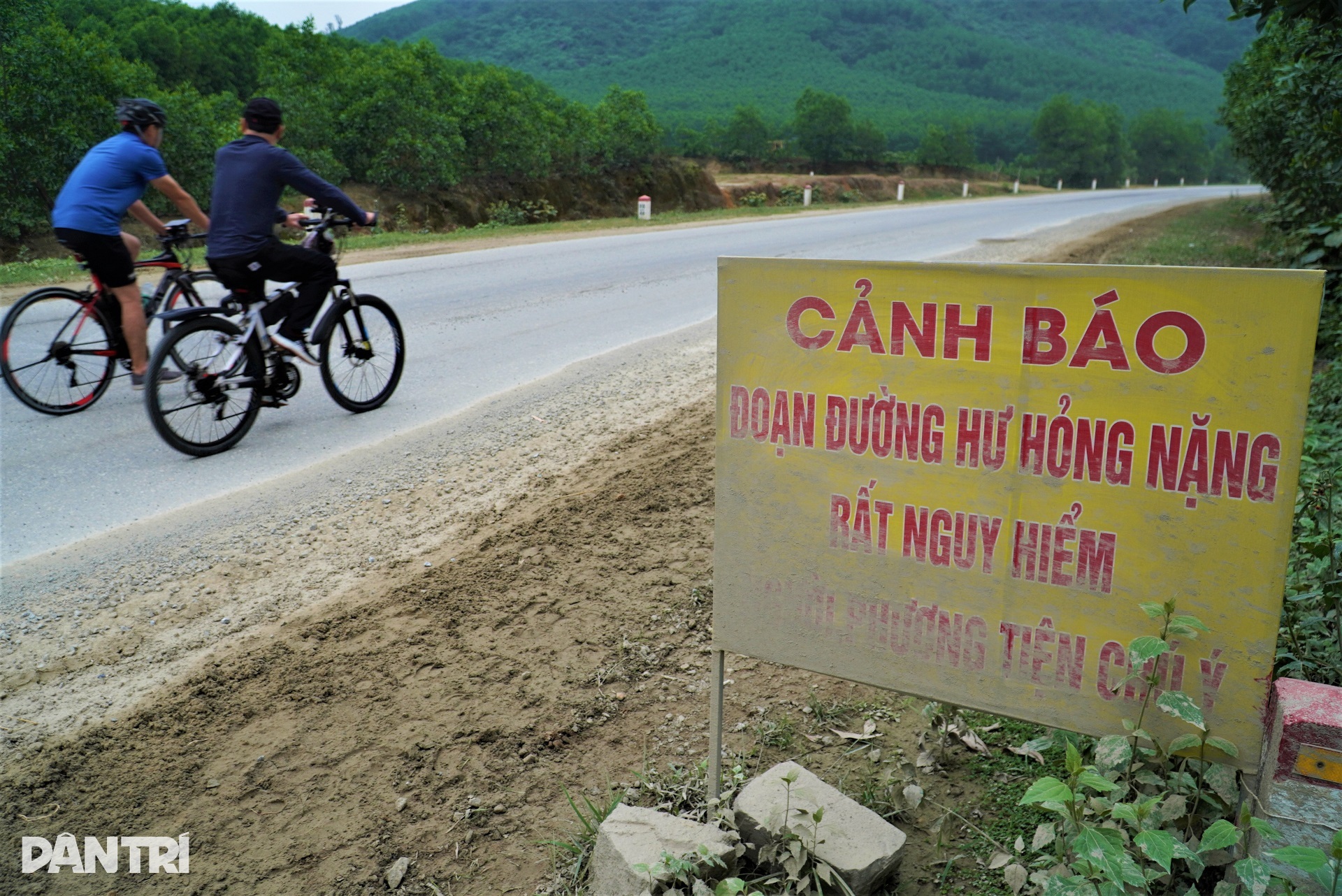 Đường 2.000 tỷ đồng ven biển Hà Tĩnh hư hỏng, xuống cấp - 10 Đường 2.000 tỷ đồng ven biển Hà Tĩnh hư hỏng, xuống cấp - 10