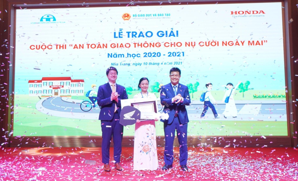 Honda Việt Nam nỗ lực giảm tai nạn giao thông ở lứa tuổi học sinh - 3 Honda Việt Nam nỗ lực giảm tai nạn giao thông ở lứa tuổi học sinh - 3