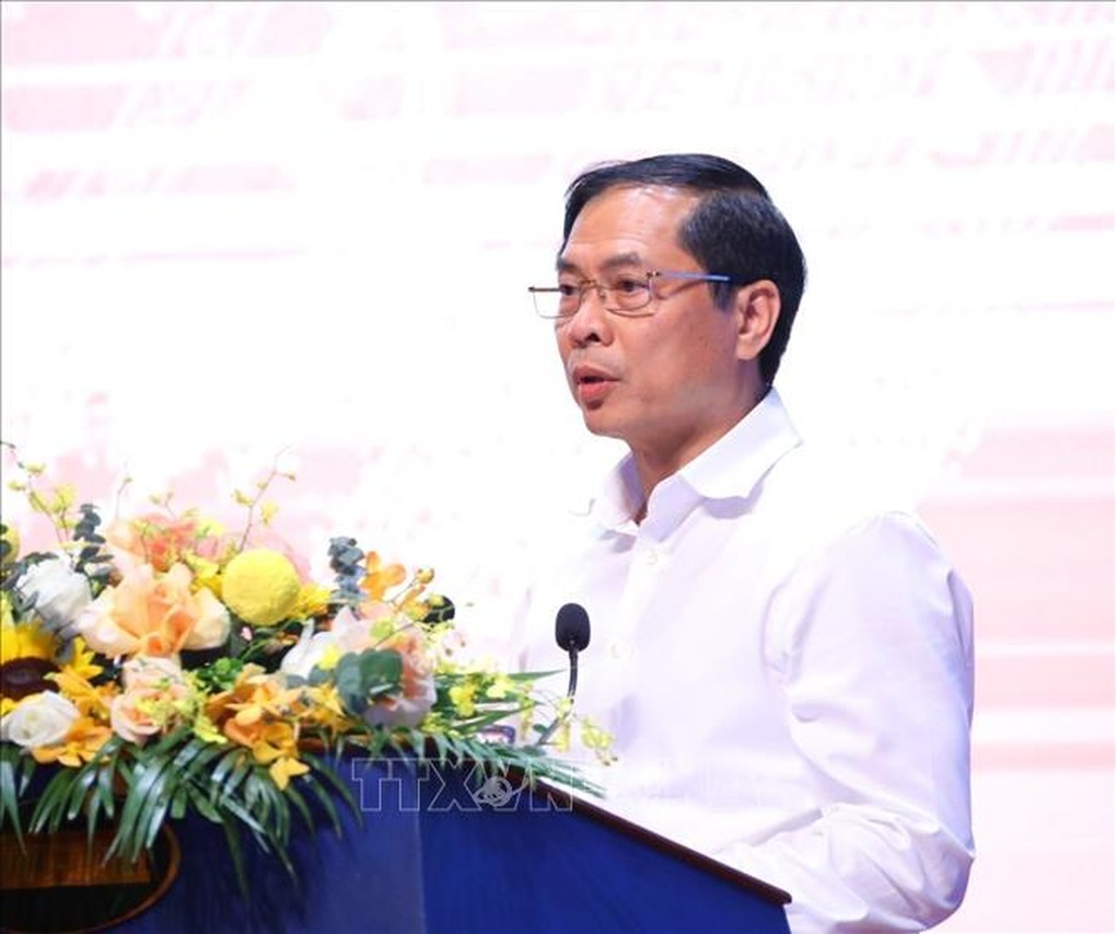 Đẩy mạnh công tác người Việt Nam ở nước ngoài trong tình hình mới - 1 Đẩy mạnh công tác người Việt Nam ở nước ngoài trong tình hình mới - 1