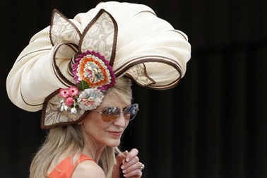 Những chiếc mũ ấn tượng tại ngày hội đua ngựa ở Kentucky