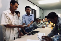 Quảng Ngãi: Trao trả 250 triệu đồng cho hàng chục lao động thời vụ bị nợ lương