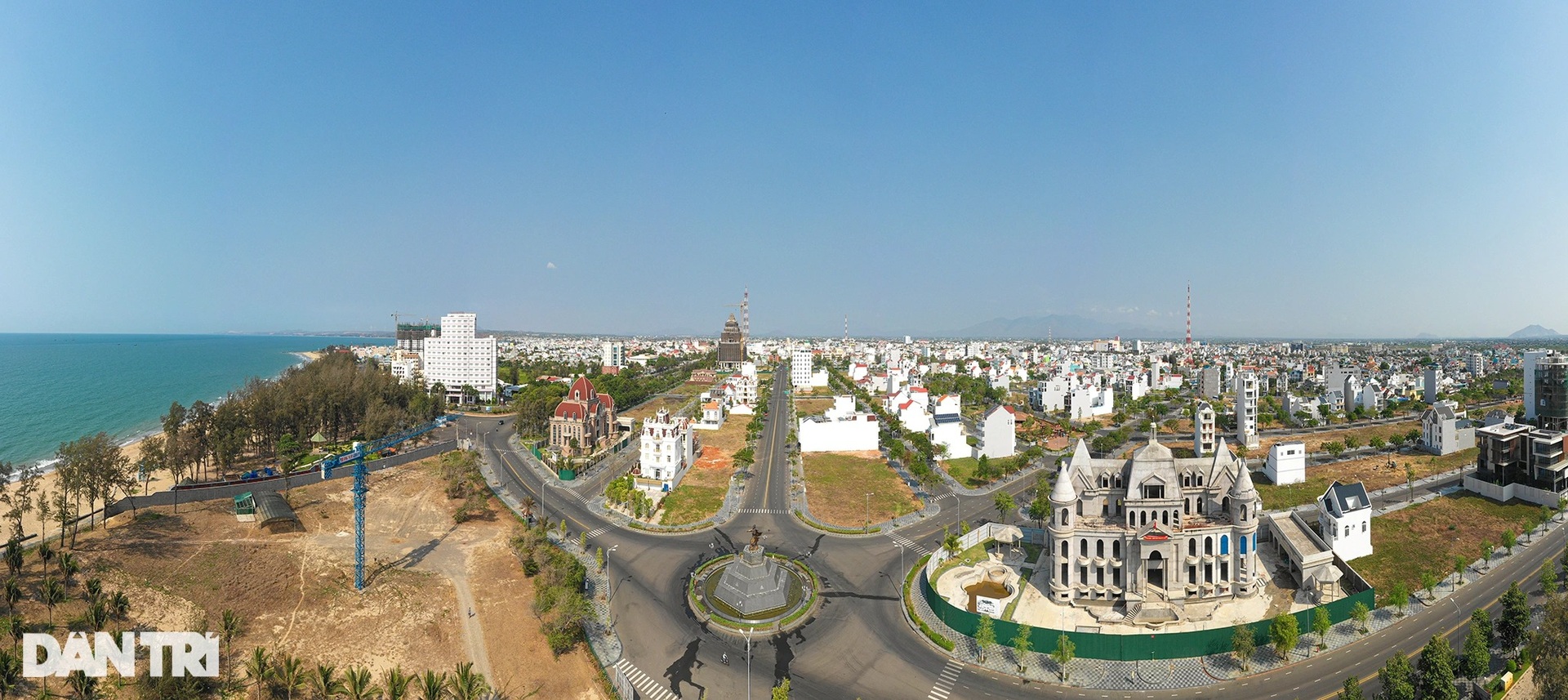 Cận cảnh dự án biến sân golf thành khu đô thị đang bị Bộ Công an kiểm tra - 12 Cận cảnh dự án biến sân golf thành khu đô thị đang bị Bộ Công an kiểm tra - 12