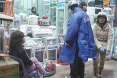 Máy sưởi, quạt sưởi “thét” giá “trên trời”
