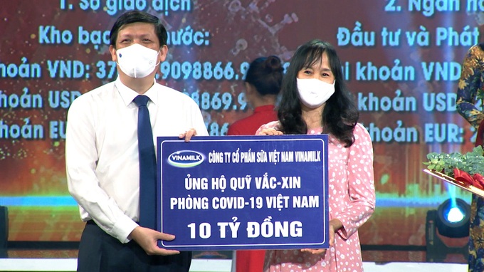 Vinamilk ủng hộ 10 tỷ đồng vào Qũy vaccine phòng Covid-19 - Ảnh 1.