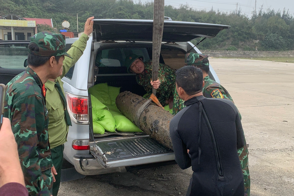 Ngư dân kéo phải bom nặng 227kg trong lúc đánh cá - 2 Ngư dân kéo phải bom nặng 227kg trong lúc đánh cá - 2