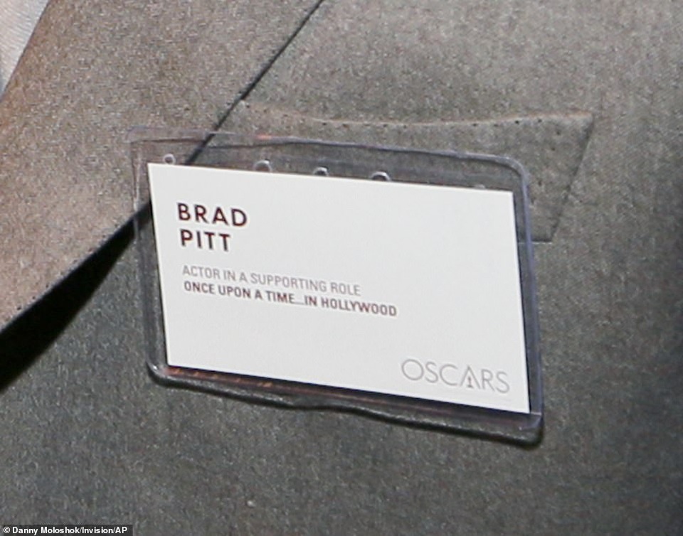 Brad Pitt lịch lãm dự tiệc Oscar - 2 Brad Pitt lịch lãm dự tiệc Oscar - 2