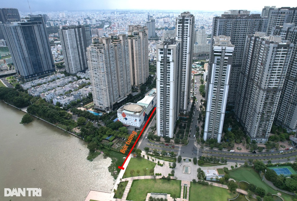 TPHCM: Bức tường ngăn cách Vinhomes và Saigon Pearl cần được xóa bỏ? - 1 TPHCM: Bức tường ngăn cách Vinhomes và Saigon Pearl cần được xóa bỏ? - 1