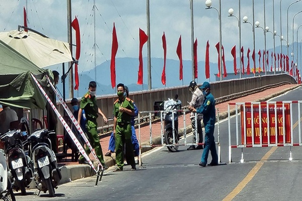 F0 tăng nhanh, Quảng Bình áp dụng Chỉ thị 16 tại nhiều địa phương - 1 F0 tăng nhanh, Quảng Bình áp dụng Chỉ thị 16 tại nhiều địa phương - 1