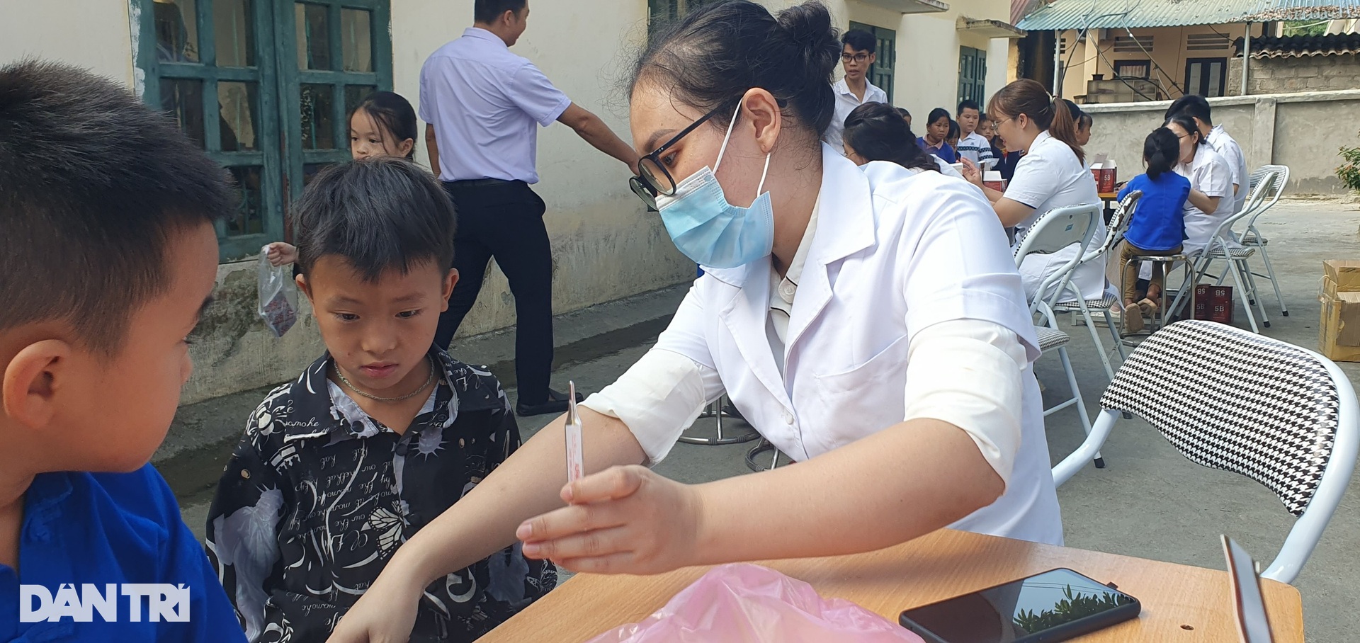 Khánh thành nhà bán trú ở Xín Mần, học sinh không còn lo rét khi đông về - 14 Khánh thành nhà bán trú ở Xín Mần, học sinh không còn lo rét khi đông về - 14