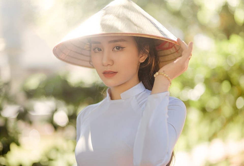 Nữ sinh Đắk Lắk “gây thương nhớ” với nét đẹp trong veo - 2 Nữ sinh Đắk Lắk “gây thương nhớ” với nét đẹp trong veo - 2