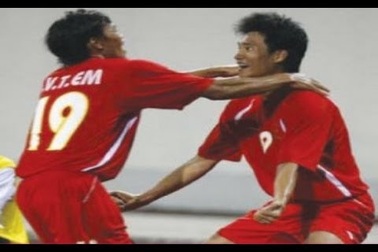 Bàn thắng của Công Vinh vào lưới UAE