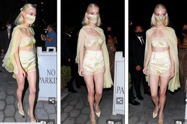 Minh tinh mới nổi Anya Taylor-Joy khoe chân dài trên phố