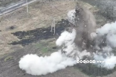 "Sát thủ chiến trường" T-90M của Nga san phẳng cứ điểm Ukraine