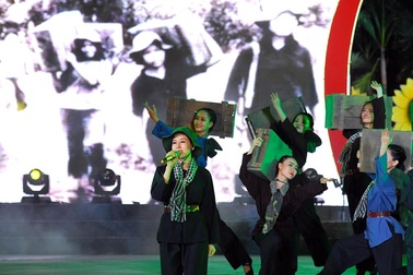 Hào hùng không khí ngày giải phóng miền Nam, thống nhất Đất nước