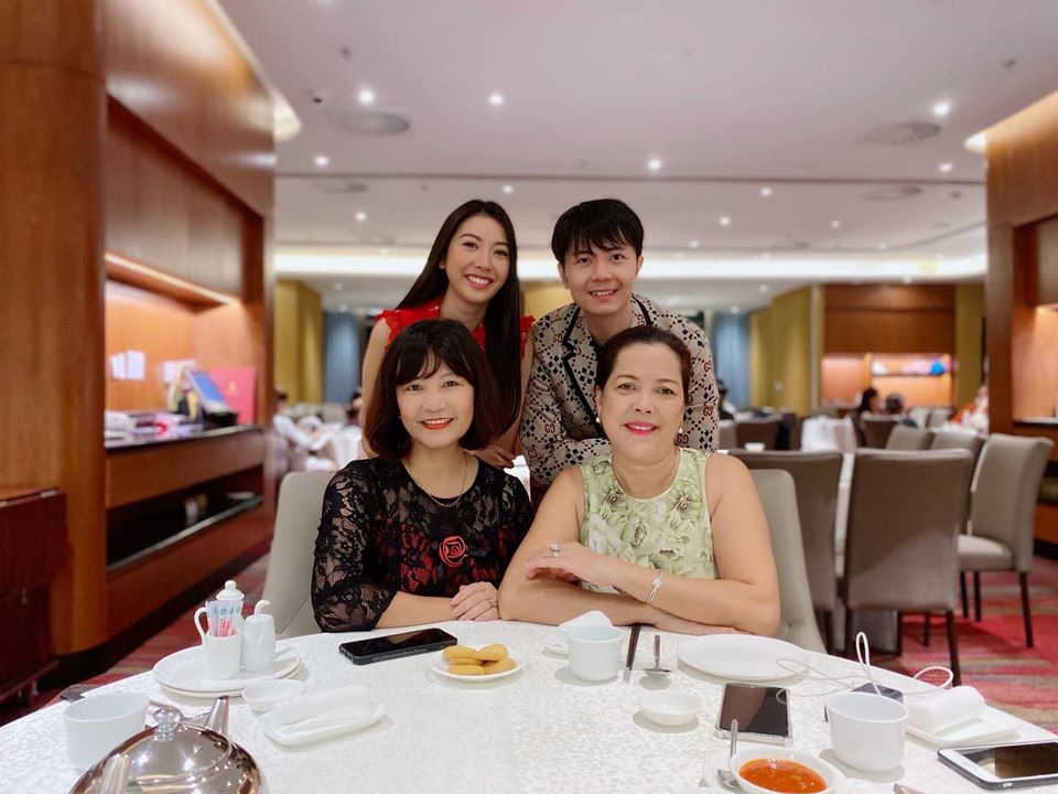 Á hậu Thúy Vân đã đăng ký kết hôn với doanh nhân hơn 10 tuổi - 4 Á hậu Thúy Vân đã đăng ký kết hôn với doanh nhân hơn 10 tuổi - 4