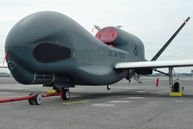 Mỹ khoe máy bay không người lái "chim ưng" đối phó Triều Tiên