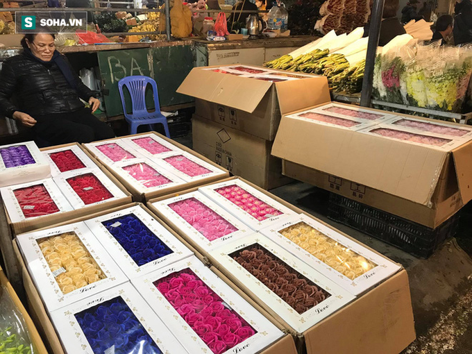 Doanh thu giảm 80%, tiểu thương chợ hoa Quảng An chỉ dám nhập cầm chừng - Ảnh 11. Doanh thu giảm 80%, tiểu thương chợ hoa Quảng An chỉ dám nhập cầm chừng - Ảnh 11.