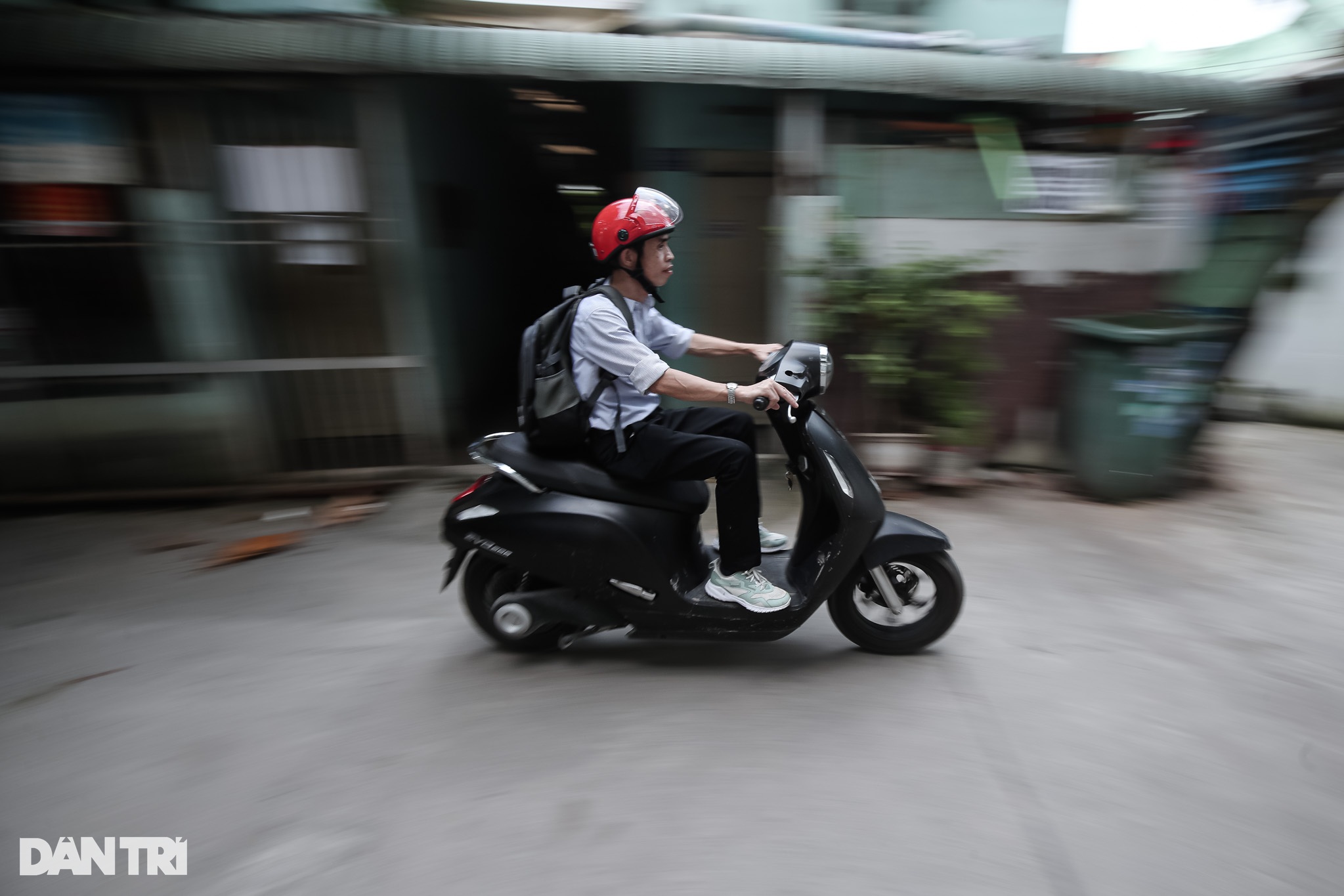 Thầy giáo công nhân bán gà, vịt mua sách vở cho học sinh nghèo - 14
