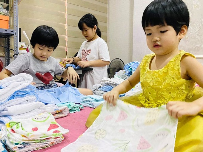 Vượng Râu: 5 con thiệt thòi vì không được học trường quốc tế, đi ăn nhà hàng sang trọng - Ảnh 2. Vượng Râu: 5 con thiệt thòi vì không được học trường quốc tế, đi ăn nhà hàng sang trọng - Ảnh 2.