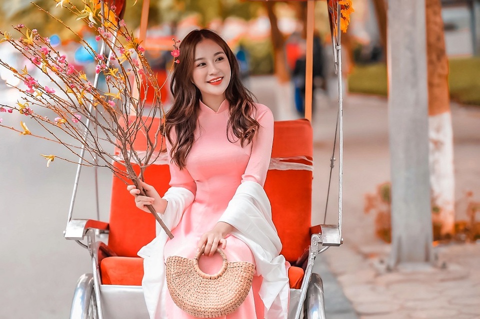 Hot girl ĐH Thương mại hóa cô Ba dịu dàng đón xuân - 3 Hot girl ĐH Thương mại hóa cô Ba dịu dàng đón xuân - 3