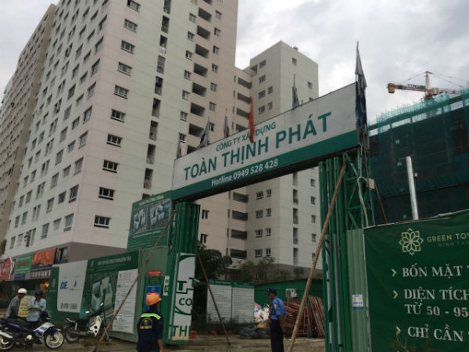 Không nhận được nhà vì chủ đầu tư bị kiện: Trâu bò húc nhau, ruồi muỗi chết - 2 Không nhận được nhà vì chủ đầu tư bị kiện: Trâu bò húc nhau, ruồi muỗi chết - 2