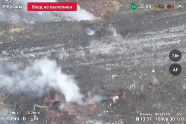 Máy bay không người lái FPV Nga tập kích lính Ukraine trong ống cống