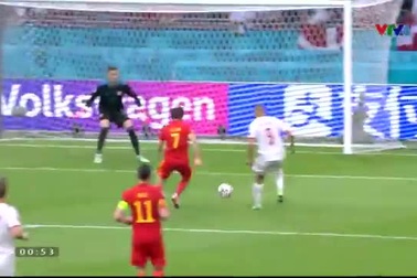 Bàn thắng ấn định chiến thắng của Braithwaite cho Đan Mạch.