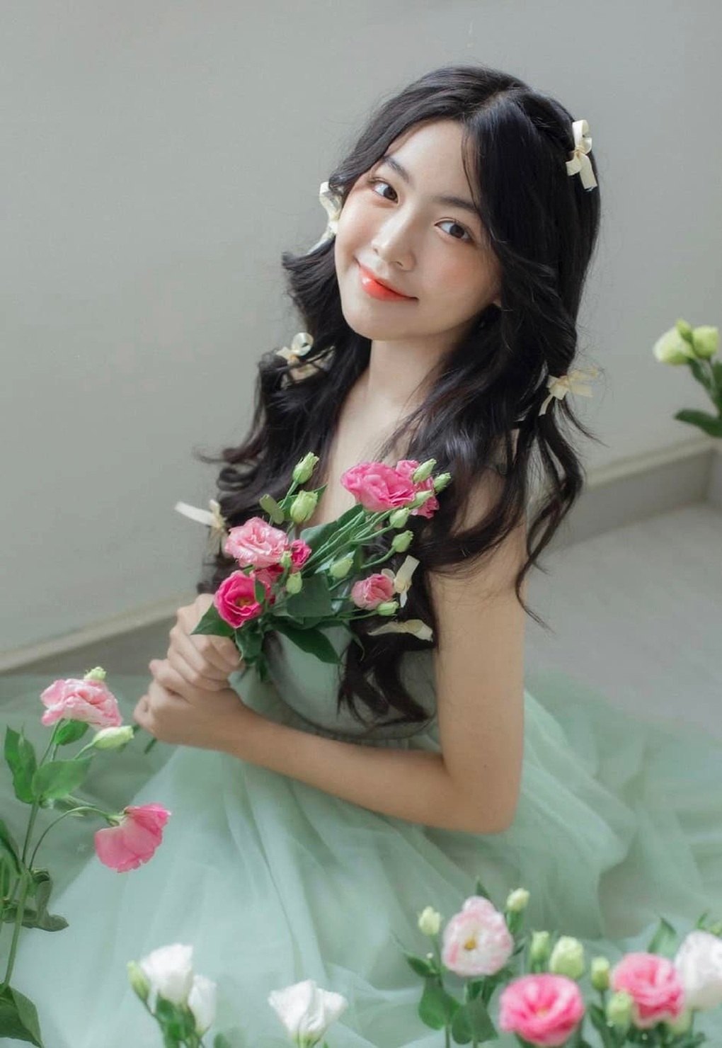 Lọ Lem: Con gái MC Quyền Linh tuổi 16 xinh đẹp như hoa hậu - 6 Lọ Lem: Con gái MC Quyền Linh tuổi 16 xinh đẹp như hoa hậu - 6