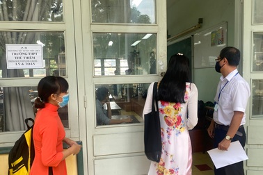 Ứng viên ngoại tỉnh về TPHCM cạnh tranh thi tuyển giáo viên